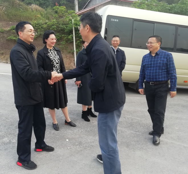 省政协常委、教育委员会主任，教育厅原厅长朱世宏一行到四川中科奥格生物科技有限公司调研